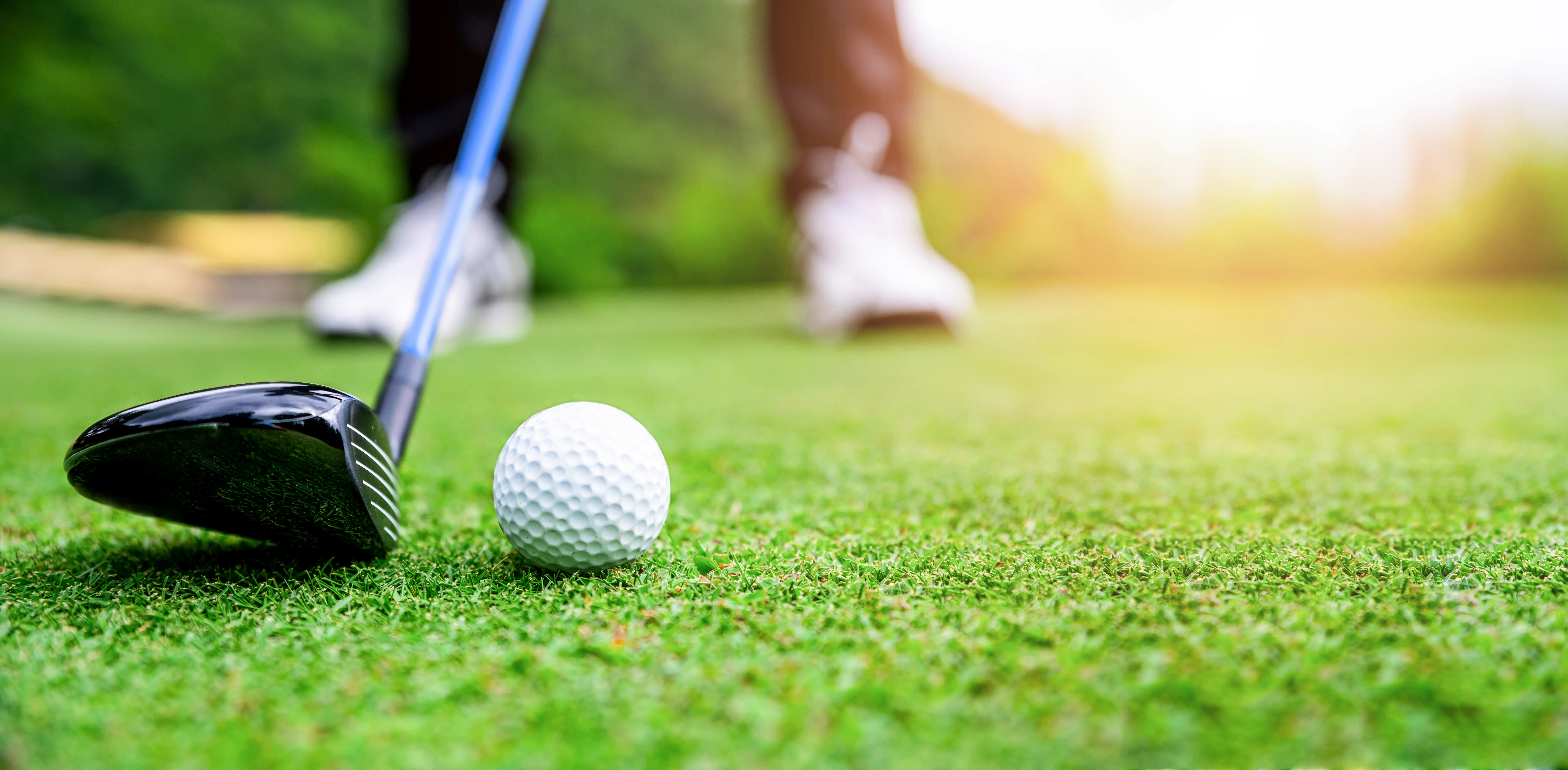 What causes a golf shank?